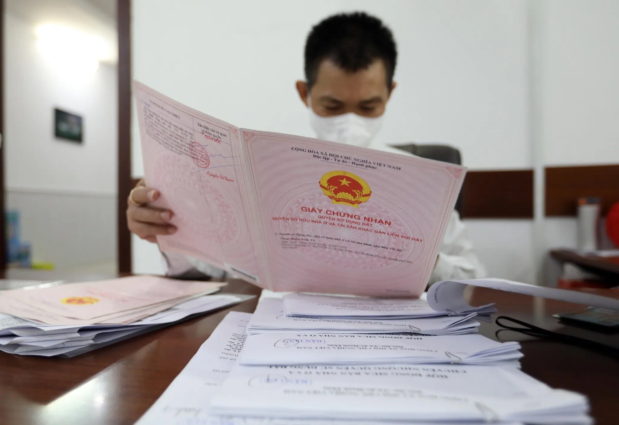 Khi nào cần thuê luật sư đất đai